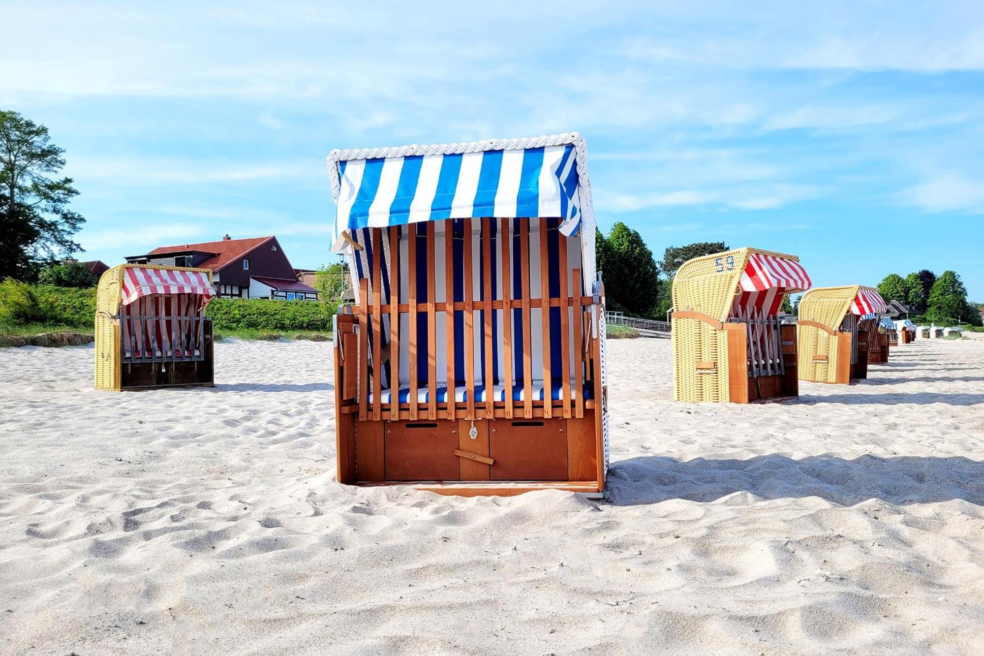 Strandnahe Ferienwohnung - Sehr Modern Und Hochwertig Eingerichtet, Inklusive Parkplatz, Gartenzugang Und Fahrradunterstellmoeglichkeit Scharbeutz Dış mekan fotoğraf